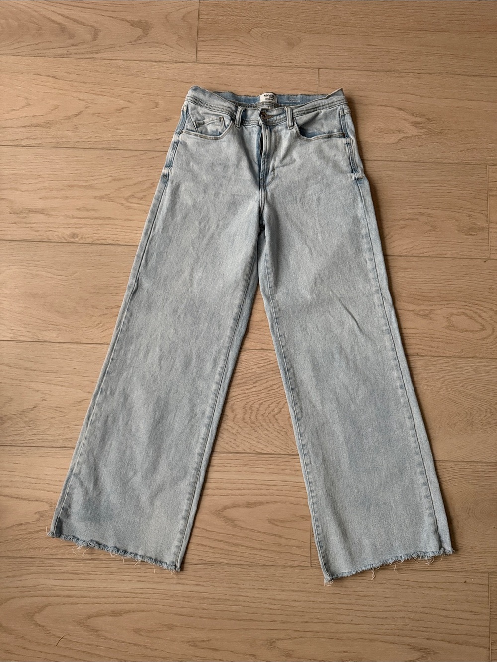 Kensie Light Wash Wide Leg Jeans in Pale Blue